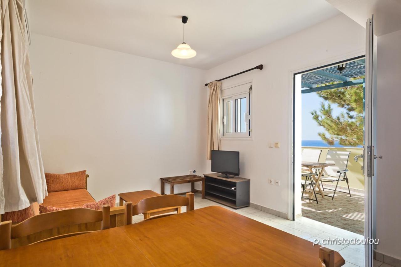 Albatros Studios & Apartments Лефкос-Карпату Экстерьер фото