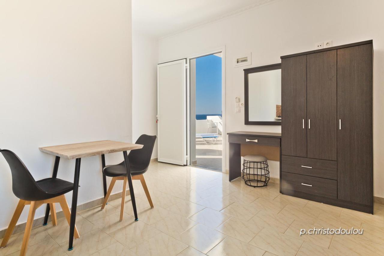 Albatros Studios & Apartments Лефкос-Карпату Экстерьер фото